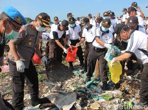 Hari Peduli Sampah Nasional, Ini Yang Dilakukan Polisi Kota Polresta Kediri Hari Peduli Sampah Nasional, Ini Yang Dilakukan Polisi Kota Polresta Kediri