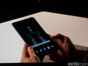 Galaxy Fold Jadi Pertanda Buruk buat iPhone