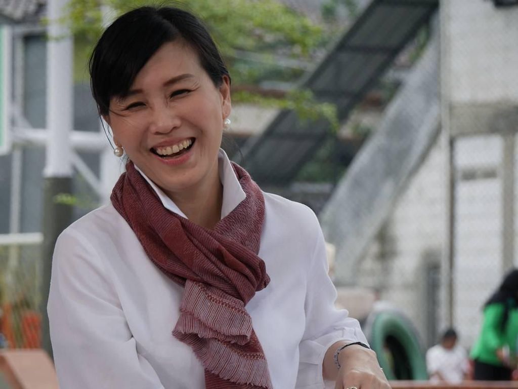 Manisnya Veronica Tan Saat Masak hingga Plesetan Makanan Netizen dengan Ojol