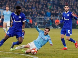 Dalam pertandingan di Veltins Arena, Kamis (21/2/2019) dinihari WIB, City memetik kemenangan 3-2. Mereka bersusah payah untuk merai hasil positif. (Foto: Matthew Childs/Action Images via Reuters)