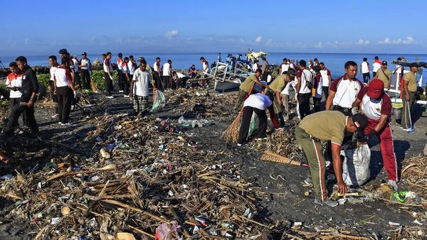 Aksi Bersih-bersih Sampah di Berbagai Daerah Indonesia