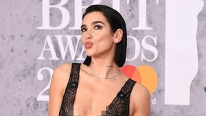 Foto: Bergaun Seksi, Dua Lipa Tebar Pesona di BRIT Awards 2019