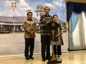 Bertolak ke Singapura, Jokowi Doakan Ibu Ani Segera Sembuh