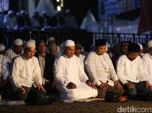Ini Lho Istimewanya Posisi Duduk di Antara 2 Sujud Saat Sholat Ini Lho Istimewanya Posisi Duduk di Antara 2 Sujud Saat Sholat