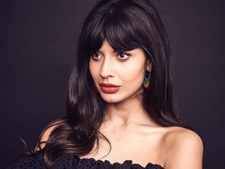 Aktris Cantik Ini Kritik Pedas Tur Antariksa Jeff Bezos dan Richard Branson