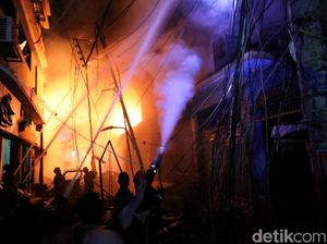 Tragis! Puluhan Orang Tewas dalam Kebakaran Gudang Kimia di Dhaka