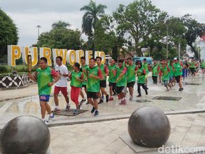 Kirab Api Cinta untuk Jokowi Singgah di Purworejo Kirab Api Cinta untuk Jokowi Singgah di Purworejo