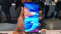 Menggenggam Samsung Galaxy S10 dan Galaxy S10+ yang Menawan