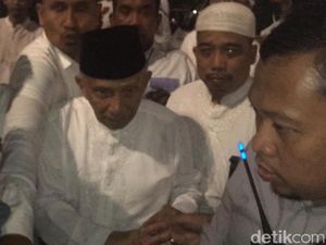 Susul Titiek dan HNW, Amien Rais Hadir di Munajat 212 di Monas Susul Titiek dan HNW, Amien Rais Hadir di Munajat 212 di Monas