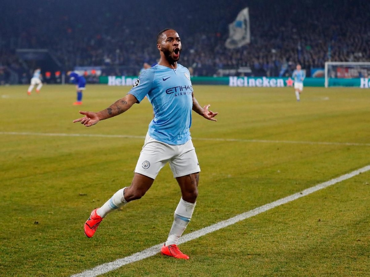 Raheem Sterling merayakan gol ke gawang Schalke. (Foto: Matthew Childs/Action Images via Reuters)