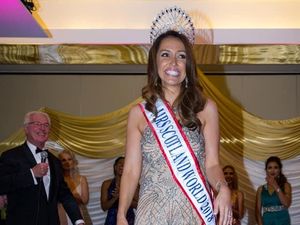 Ratu Kecantikan Ini Dicopot Gelarnya karena Ketahuan Foto Topless