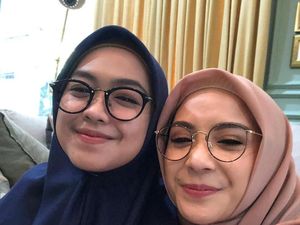 Ketika Nagita Slavina Pakai Hijab Ala Ria Ricis, Mirip? Ketika Nagita Slavina Pakai Hijab Ala Ria Ricis, Mirip?