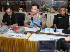 2 Orang Jadi Tersangka Ledakan di Mal Taman Anggrek 2 Orang Jadi Tersangka Ledakan di Mal Taman Anggrek