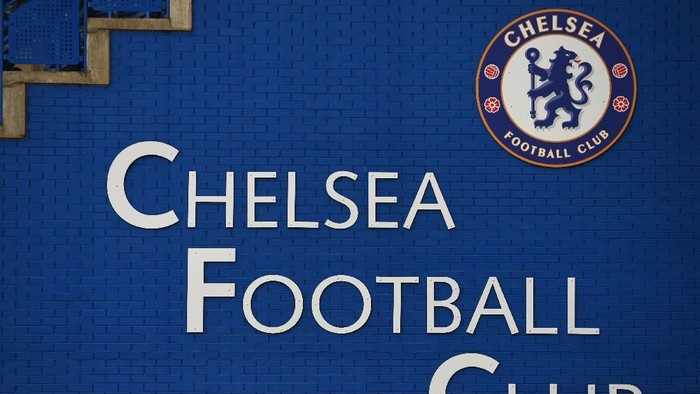 LONDON, ENGLAND - SEPTEMBER 13:  Chelsea logo prior to the Barclays Premier League match between Chelsea and Swansea City at Stamford Bridge on September 13, 2014 in London, England.  (Photo by Jamie McDonald/Getty Images)