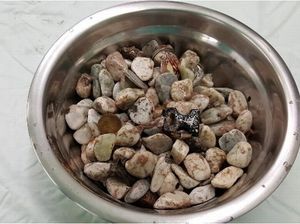 Punya Hobi Makan Aneh, Kakek Asal China Ini Doyan Ngemil Batu Punya Hobi Makan Aneh, Kakek Asal China Ini Doyan Ngemil Batu