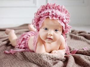 30 Nama Bayi Perempuan Bermakna Saleh