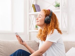 Headphone Bluetooth Mpow X3.0, Baterainya Diklaim Tahan 3 Hari