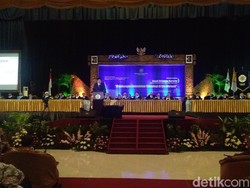 3 Menteri Jokowi Terima Anugerah Herman Johannes Award 2019 di UGM