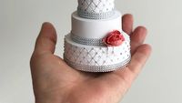 Keren! Miniatur Kue Pengantin Ini Sama Persis dengan Aslinya