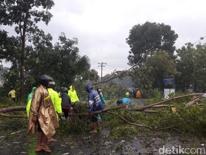 18 Rumah dan 2 Masjid di Sleman Rusak Diterpa Angin Kencang