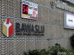 Bawaslu Selidiki Baliho Klaim Kemenangan Prabowo-Sandi yang Viral