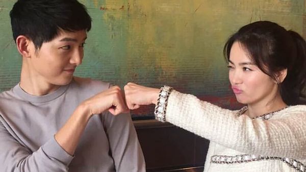 Tengok 6 Potret Romantis Song Song Couple