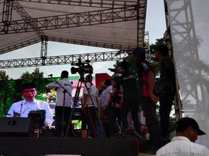 Jokowi Kirim Video Sapa Relawan Kendari: Teembe Kabaramiu