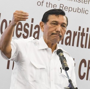 Luhut Buka-bukaan Imbas Corona ke Ekonomi RI
