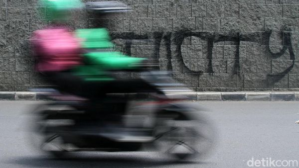 Aksi Vandalisme Kotori Jalur Busway