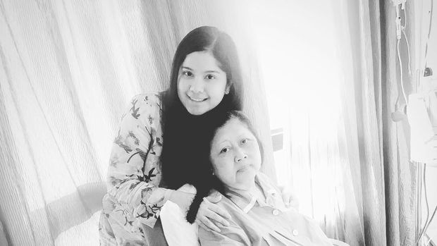 Annisa Pohan Setia Dampingi Ani Yudhoyono/