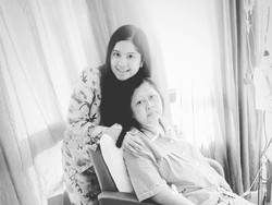 Cerita Ibunda Annisa Pohan, Harus Terpisah Kaca Saat Jenguk Memo
