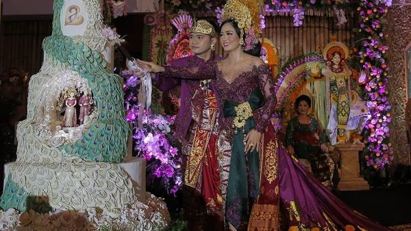 Serunya Kulineran Berlin dan Annie yang Baru Saja Menggelar Royal Wedding di Bali