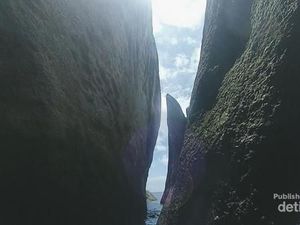 Gua Tersembunyi di Pantai Kalayang Belitung