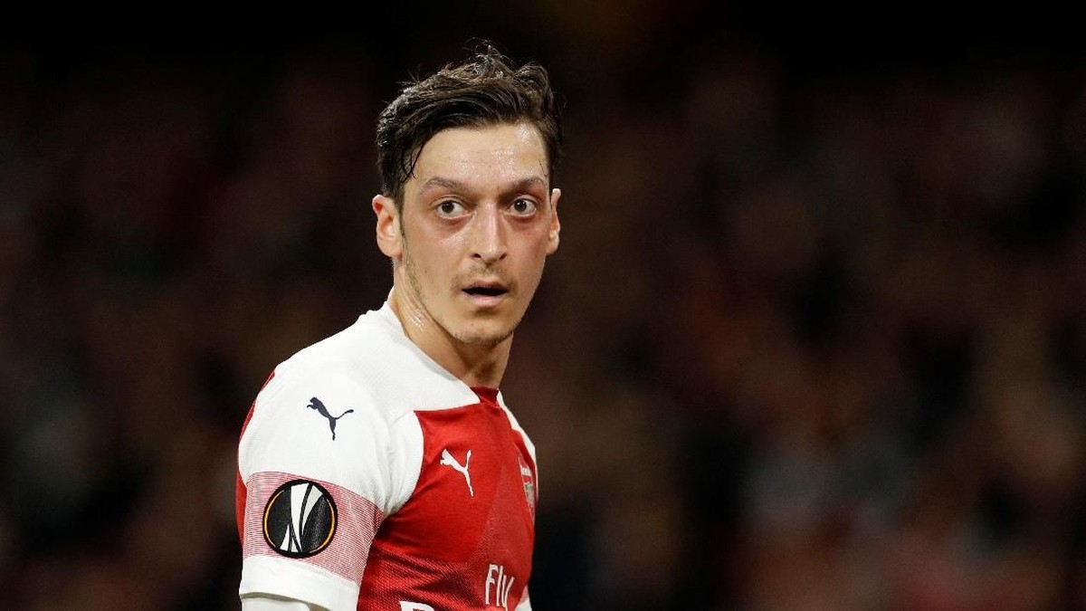 Mesut Oezil akan menanggun biaya operasi 1.000 anak di dunia. (Foto: John Sibley/Reuters)