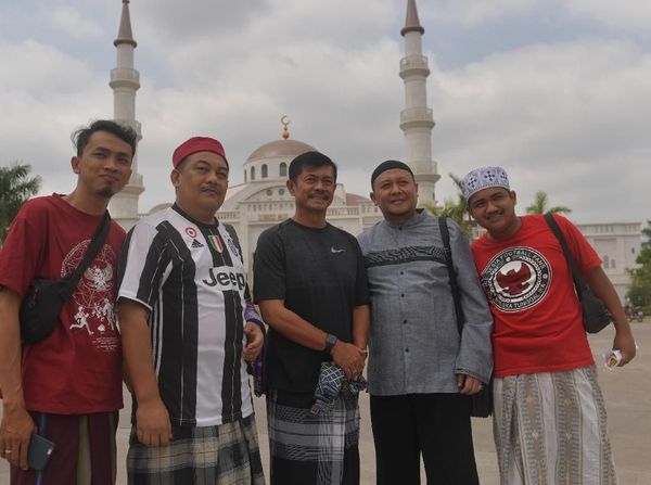 Jelang Laga Penentu AFF 2019, Garuda Muda Jumatan di Kamboja