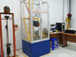 Mengenal Tiga Tahapan Tes Helm Standar SNI
