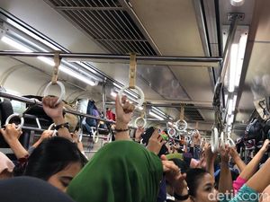 Gangguan KRL Arah Bogor, Penumpang Ini Pingsan Saat Turun di Ps Minggu