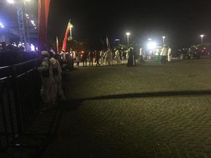 Munajat 212 di Monas Selesai, Massa Bubarkan Diri Munajat 212 di Monas Selesai, Massa Bubarkan Diri