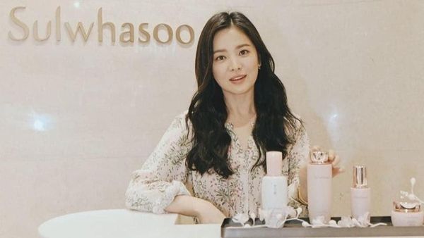 Foto: Song Hye Kyo Tak Pakai Cincin Kawin, Dirumorkan Cerai