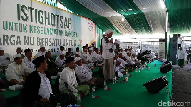 50 Kiai Serukan Warga NU Pilih Jokowi Demi Sunnah Wal Jamaah 50 Kiai Serukan Warga NU Pilih Jokowi Demi Sunnah Wal Jamaah