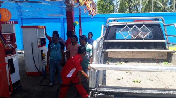 Warga Desa di Pulau Buru Kini Tak Lagi Tunggu 3 Jam Dapat BBM