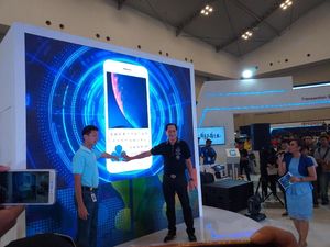 Transfer Uang Kini Bisa Sambil Chatting Transfer Uang Kini Bisa Sambil Chatting