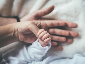 Bayi Terkecil di Dunia, Terlahir Hanya Seukuran Telapak Tangan Bayi Terkecil di Dunia, Terlahir Hanya Seukuran Telapak Tangan