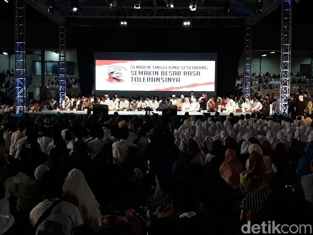 Gus Mus dan Mahfud Md Hadiri Haul Gus Dur di Solo Gus Mus dan Mahfud Md Hadiri Haul Gus Dur di Solo