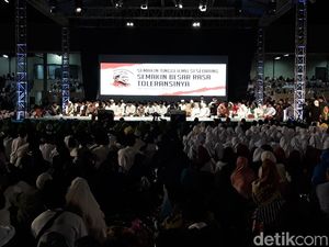 Gus Mus dan Mahfud Md Hadiri Haul Gus Dur di Solo Gus Mus dan Mahfud Md Hadiri Haul Gus Dur di Solo