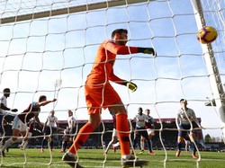 Hugo Lloris Patah Hati