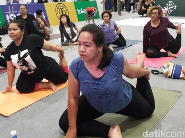 Olahraga Tak Harus Nunggu Kurus, Ini Yoga Khusus untuk Size Plus
