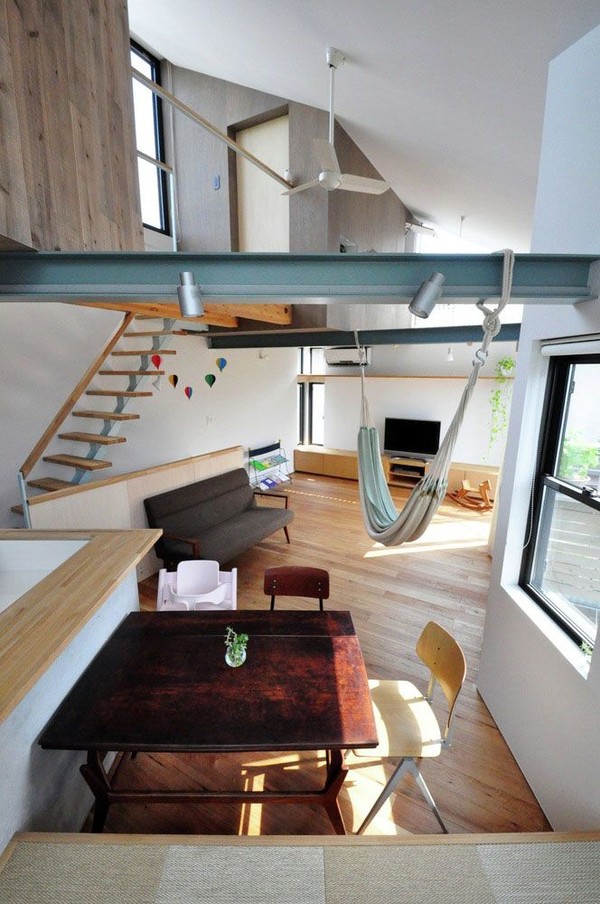 Namun didesain sedemikian rupa, isi rumah ini total luasnya 68 meter persegi. Istimewa/Masayoshi Ishii/Archdaily.