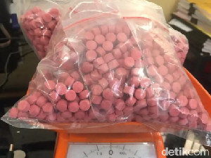 Jemur Pakaian, IRT di Riau Kaget Temukan Tas Berisi Ribuan Ekstasi