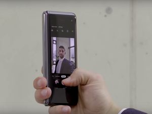 Galaxy Fold Pakai Casing, Seperti Apa Bentuknya?